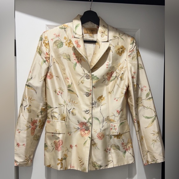 Bergamo Jackets & Blazers - Bergamo Pure Silk Blazer – Floral – Size 4